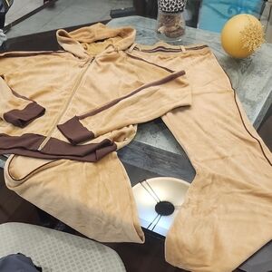 Tan and Brown Women's Velour Vintage Y2k Like New Tracksuit Large